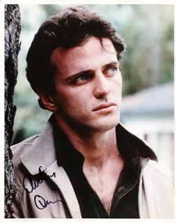 Aidan Quinn autograph