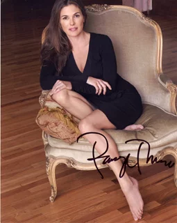 Paige Turco autograph