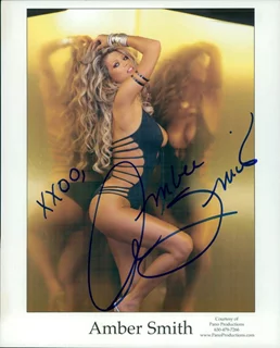 Amber Smith autograph