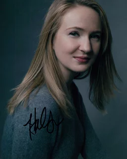 Halley Feiffer autograph