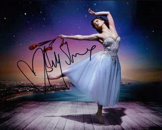 Ashley Shaw autograph