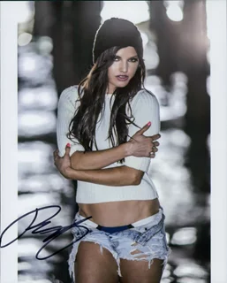 Rachele Brooke Smith autograph