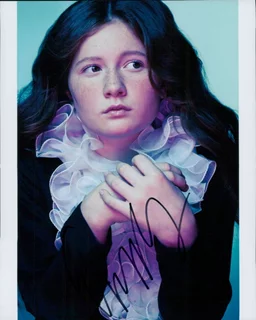 Emma Kenney autograph