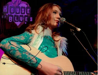 Serena Laurel autograph