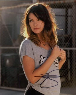 Kelly Oxford autograph