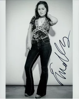 Emma Kenney autograph