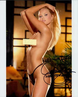 Audra Lynn autograph