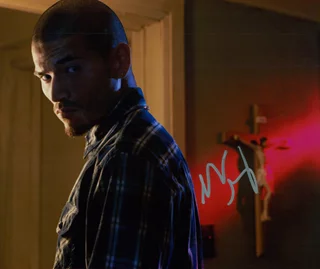 Miguel Gomez autograph