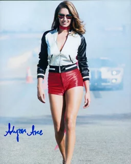 Alyssa Arce autograph