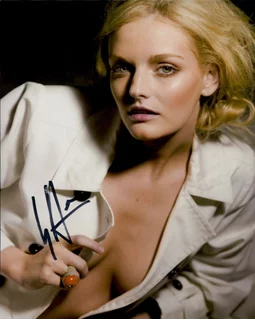 Lydia Hearst autograph