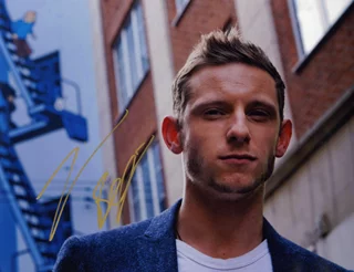 Jamie Bell autograph