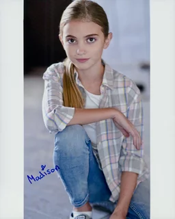 Madison Brydges autograph