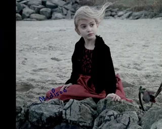 Madison Brydges autograph