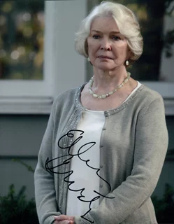 Ellen Burstyn autograph