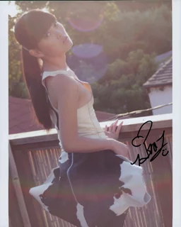 Hana Mae Lee autograph