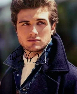 Beau Mirchoff autograph