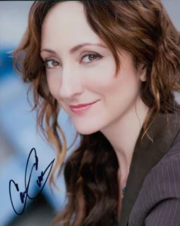 Carmen Cusack autograph