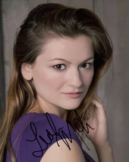 Leah McKendrick autograph
