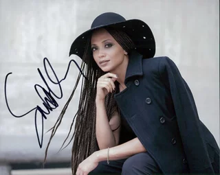 Sundra Oakley autograph