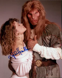 Linda Hamilton autograph