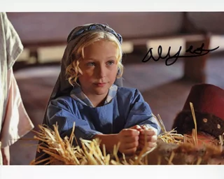 Alyvia Lind autograph
