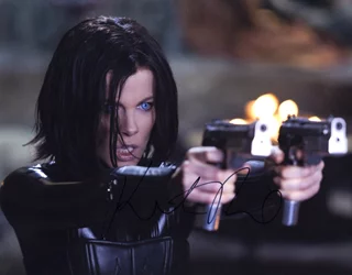 Kate Beckinsale autograph