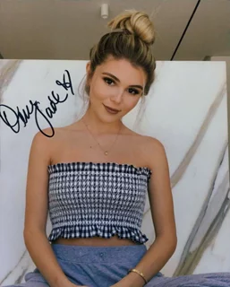 Olivia Jade autograph