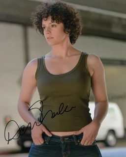 Danielle Taddei autograph