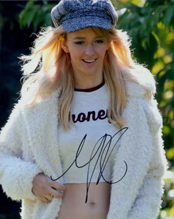 Natasha Bassett autograph