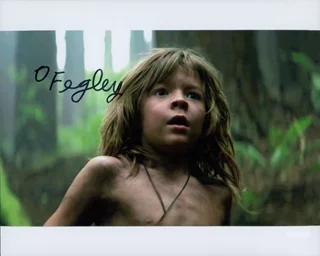 Oakes Fegley autograph