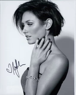 Nicky Whelan autograph