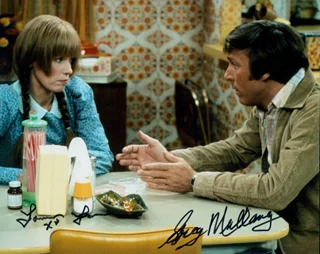 Mary Hartman autograph