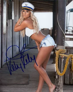 Kelly Kelly autograph