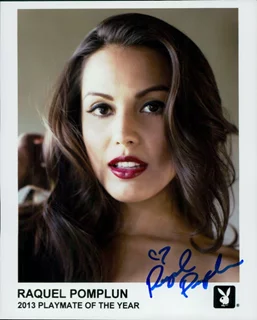 Raquel Pomplun autograph