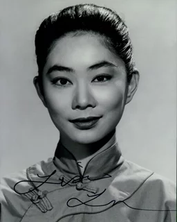 Lisa Lu autograph