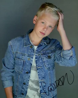 Carson Lueders autograph