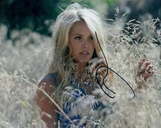 Natalie  Hall autograph