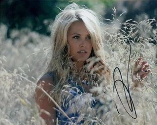 Natalie  Hall autograph