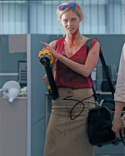 Samara Weaving autograph