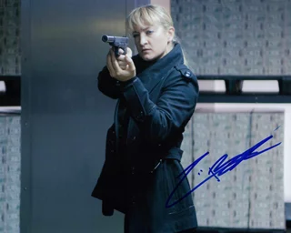 Zoe Bell autograph
