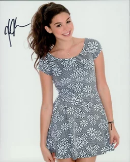 Kira Kosarin autograph