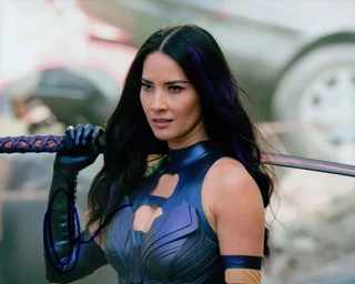 Olivia Munn autograph