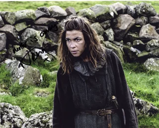 Natalia Tena autograph