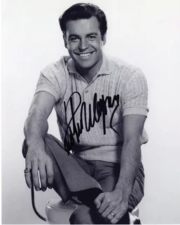 Robert Wagner autograph