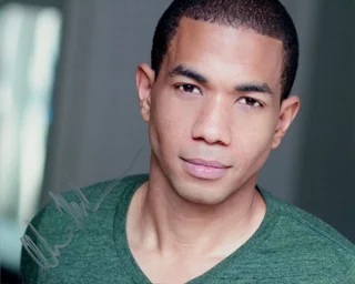 Alano Miller autograph