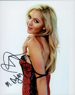 Madison Dylan autograph