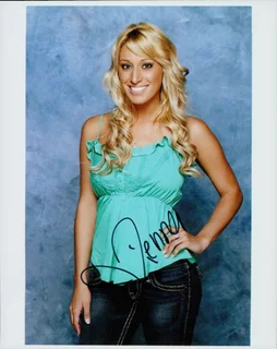 Vienna Girardi autograph