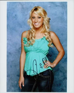 Vienna Girardi autograph