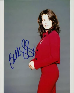 Bellamy Young autograph