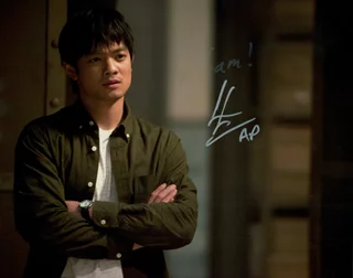Osric Chau autograph